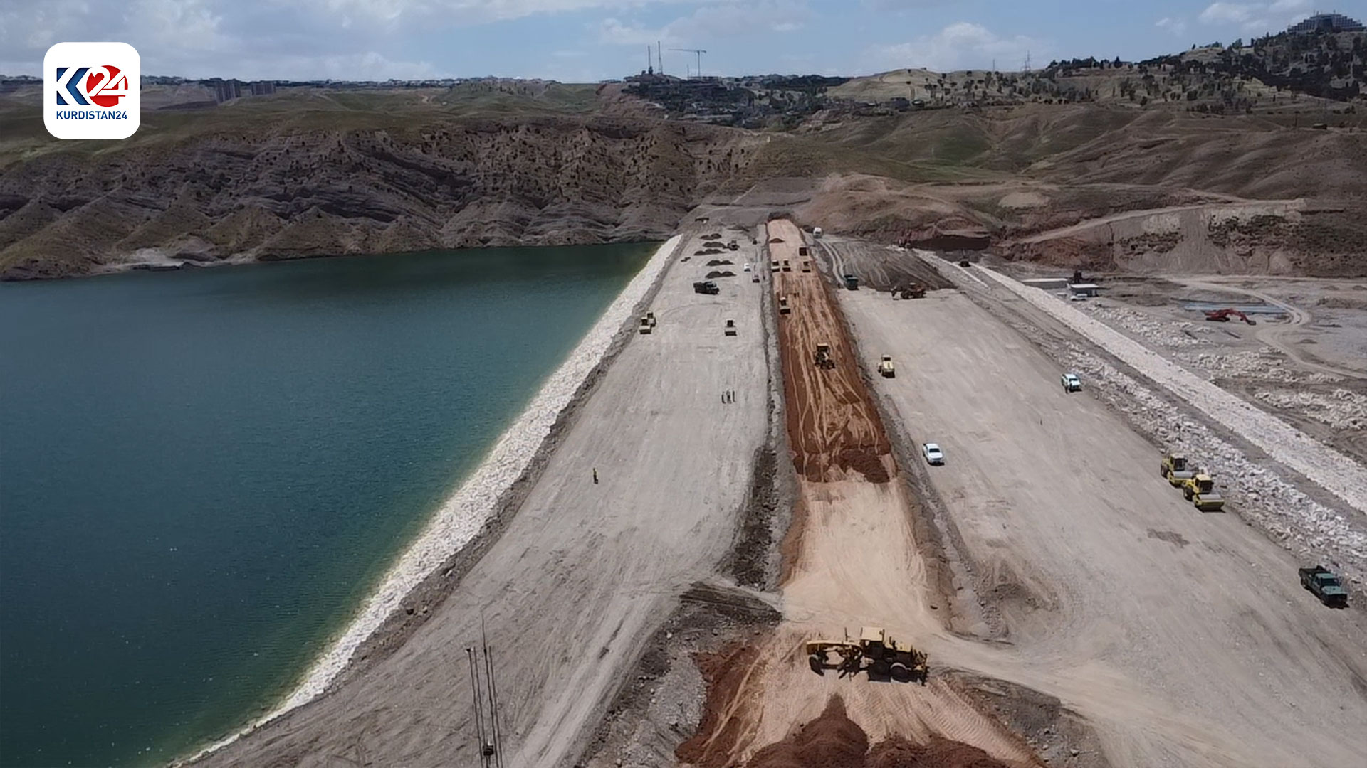 کارکردن لە بەنداوی بەستۆرە بەردەوامە (وێنە: ئیسلام هیرۆ - کوردستان24)